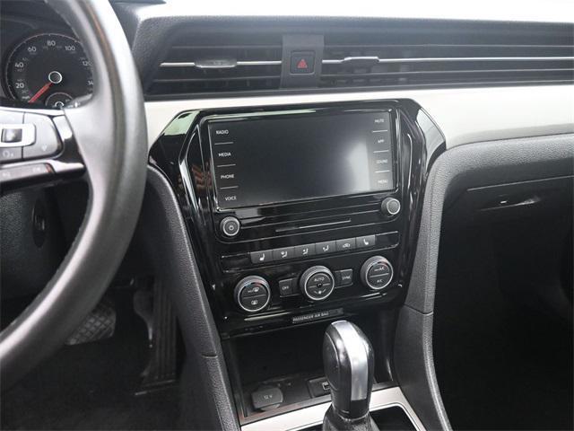 2022 volkswagen passat 2.0t se
