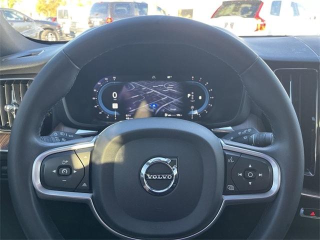 2022 volvo xc60 b5 fwd momentum