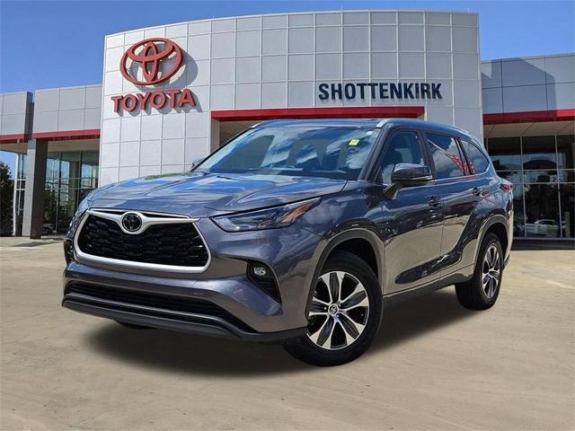 2023 toyota highlander xle