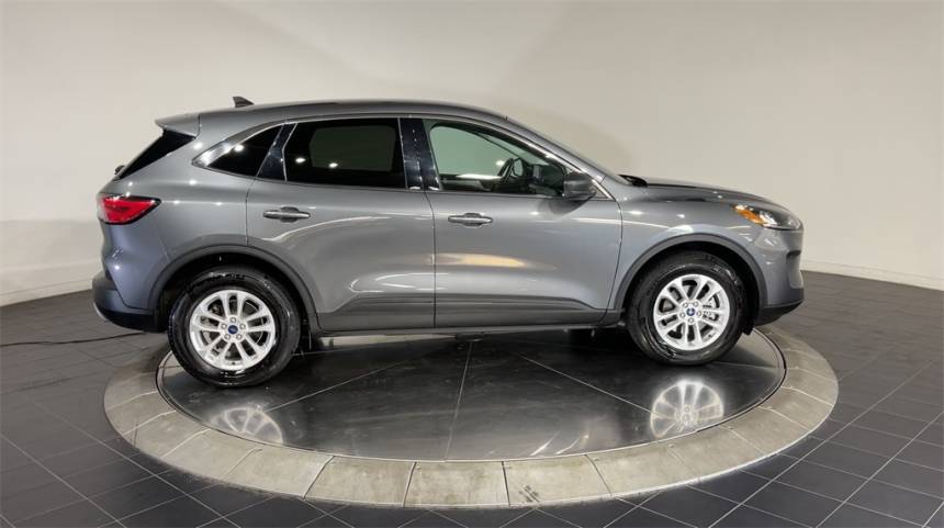 2022 ford escape hybrid se