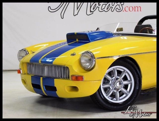 1969 mg mgb convertible auto 2650 miles yellow w/ blue race stripes convertible