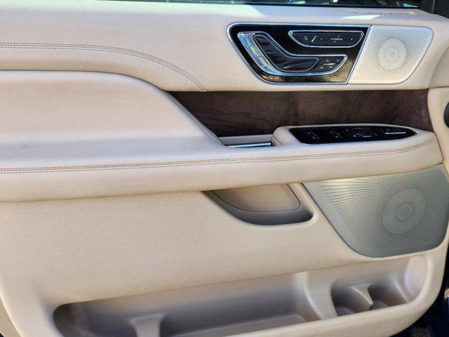 2019 lincoln navigator reserve
