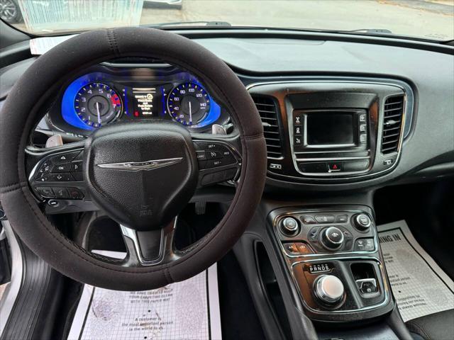 2015 chrysler 200 s