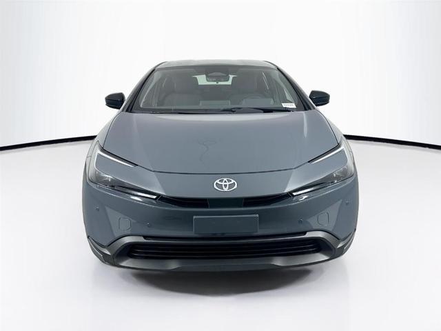 2023 toyota prius le