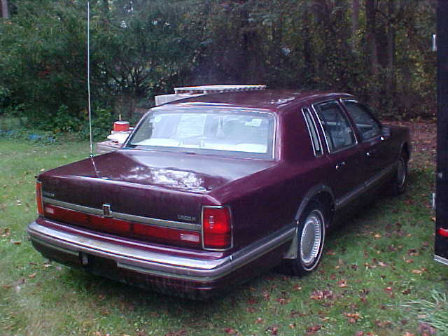 1990 lincoln town car sedan classic first year model, 4 dr. sedan w/ clean title