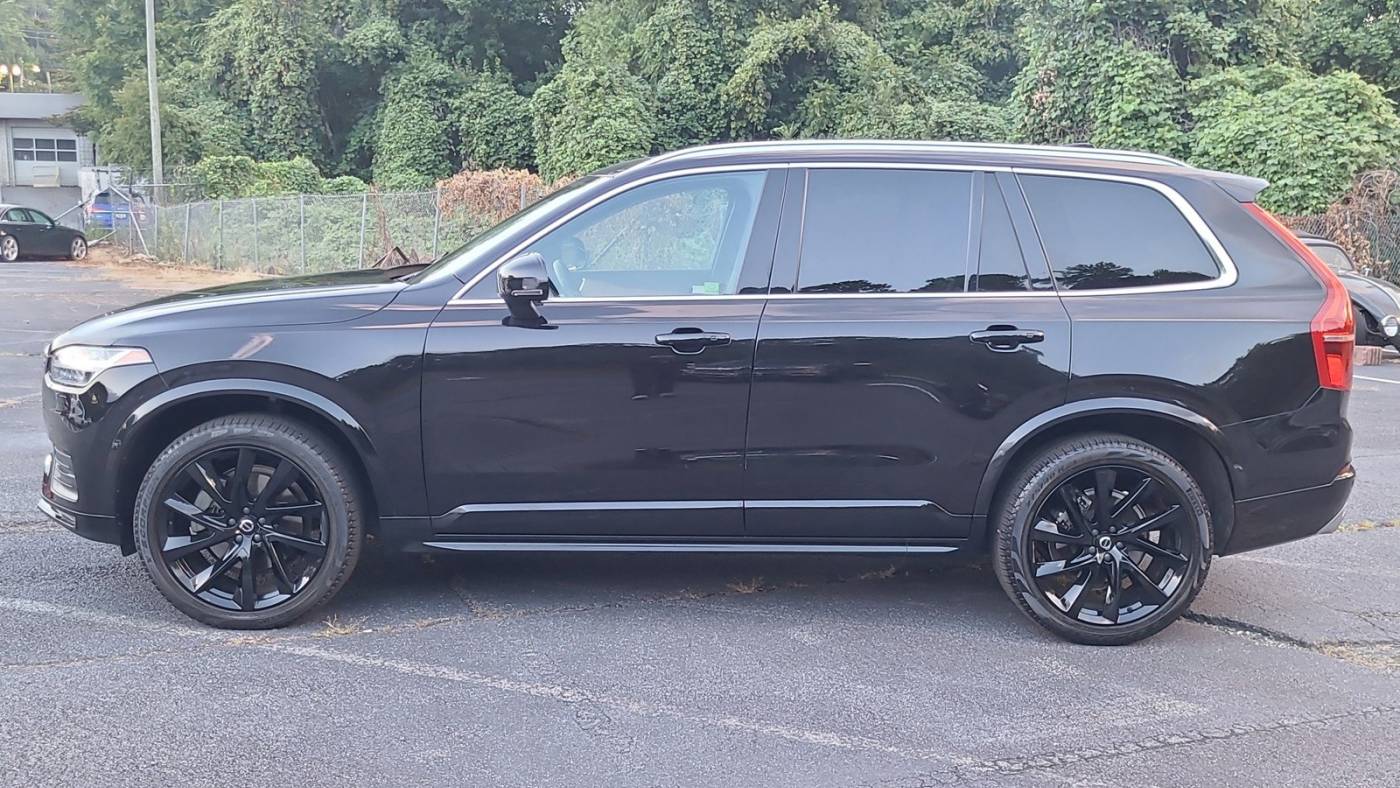2021 volvo xc90 t6 momentum 7-passenger