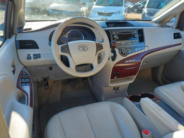 2014 toyota sienna xle