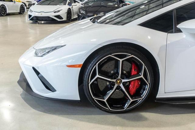 2023 lamborghini huracan evo base