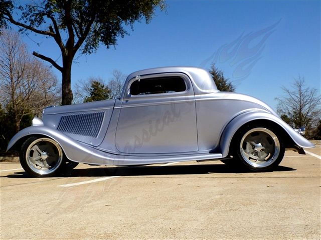 1934 ford 3-window coupe