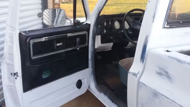 1987 chevy truck custom deluxe. runs great rat look fast