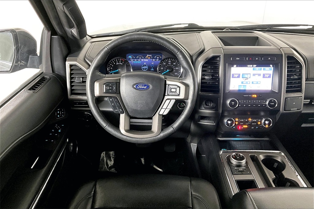 2019 ford expedition xlt