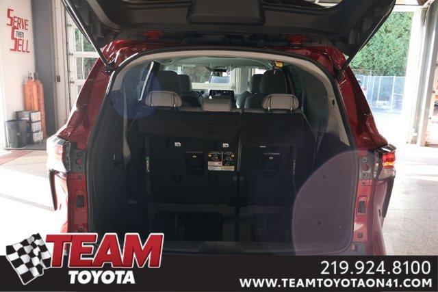 2022 toyota sienna le