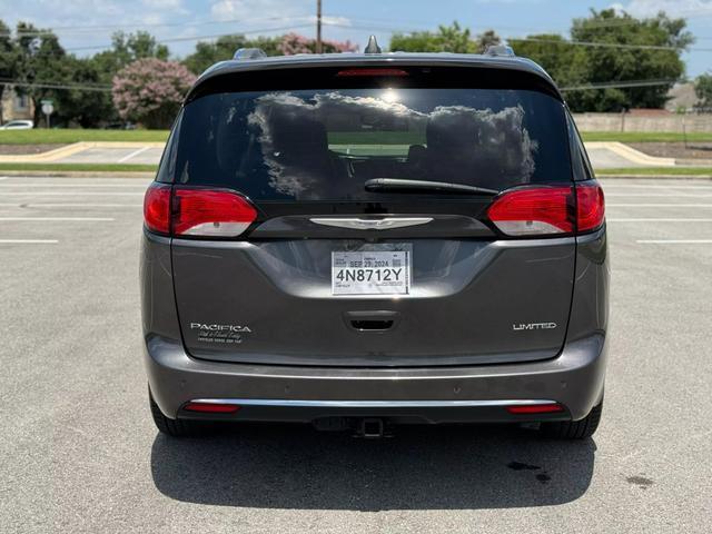 2017 chrysler pacifica limited