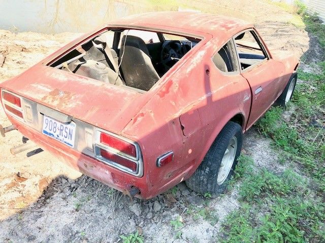 1974 datsun 260z ready dual carb.ready for resoration no reserve