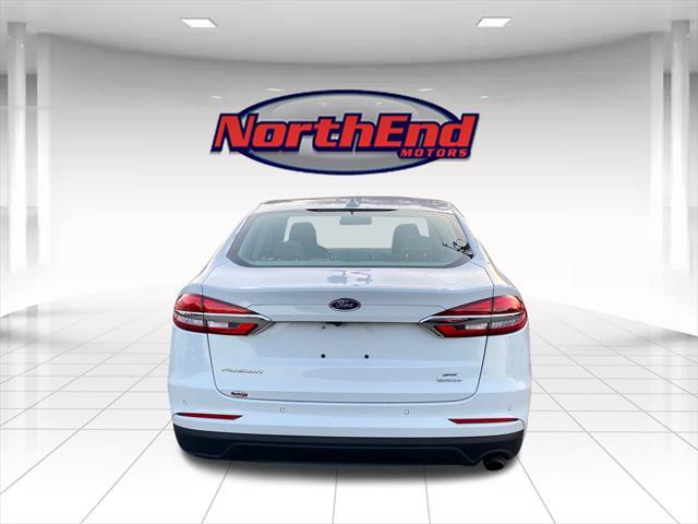 2020 ford fusion se
