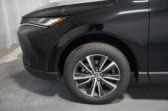 2024 toyota venza le