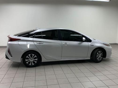 2021 toyota prius prime