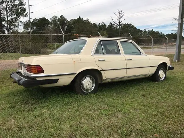 1976 mercedes 280 sadan 4 door gas