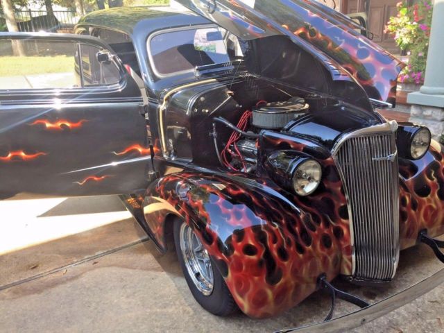 2d sedan street rod, driver, antique, collector car