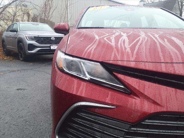 2022 toyota camry le