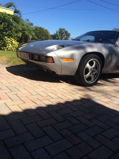 1985 porsche 928s automatic