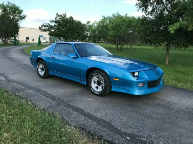 1990 chevrolet camaro 2dr coupe rs 158695 miles blue metallic 8 cylinder engine