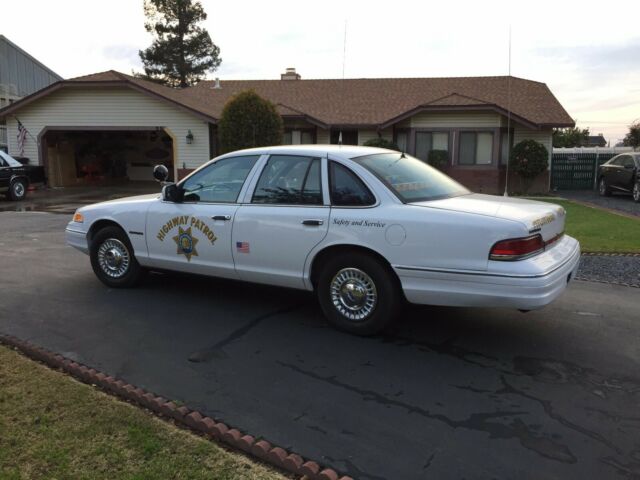 1993 ford crown victoria chp california highway patrol cruiser