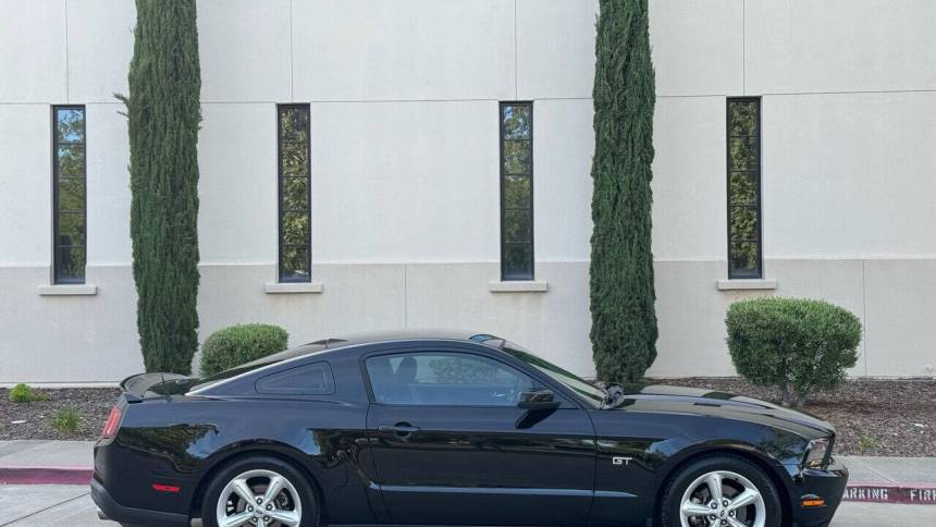2010 ford mustang gt