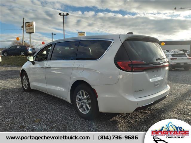 2023 chrysler pacifica touring-l