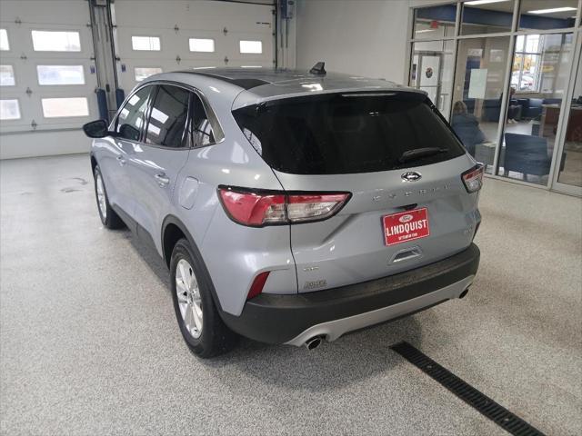 2022 ford escape se