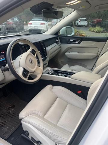 2023 volvo xc60 b5 ultimate bright theme