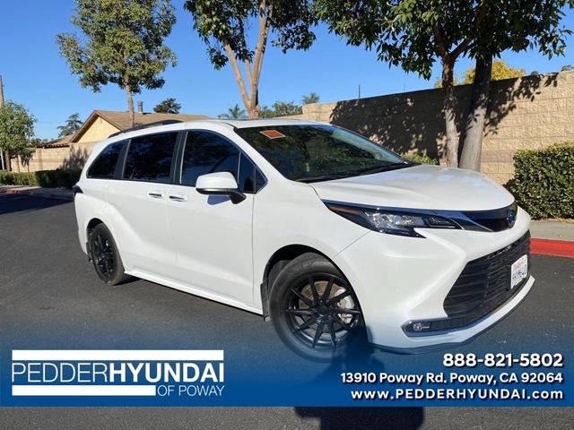 2023 toyota sienna xle
