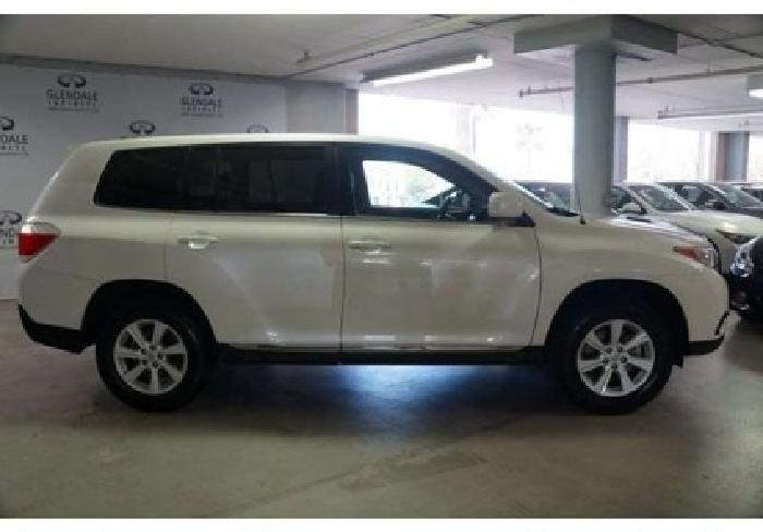 2011 toyota highlander base in los angeles, ca