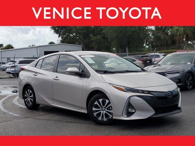 2022 toyota prius prime limited