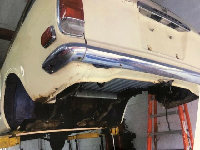 1972 toyota corolla 1600 station wagon wagon yellow rwd automatic 2 door
