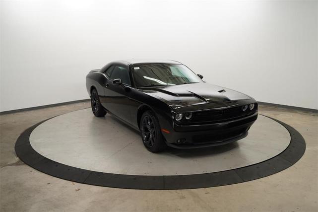 2022 dodge challenger sxt