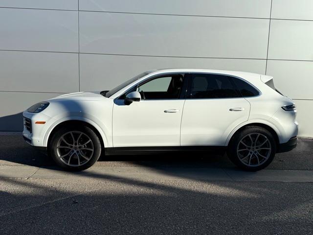 2024 porsche cayenne base