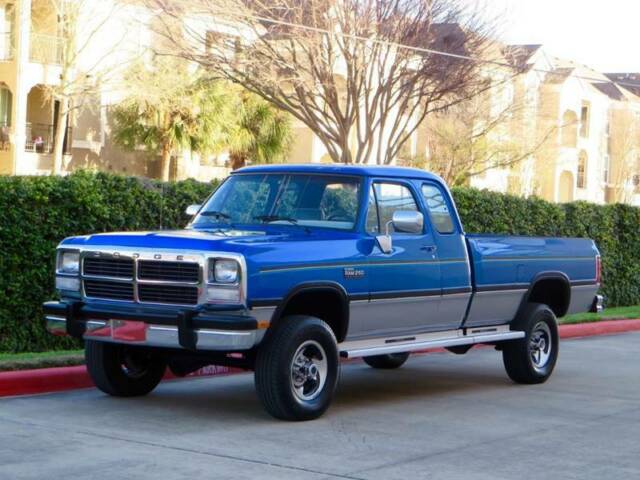 1993 dodge ram 250 le 2dr 4wd extended cab lb automatic 4-speed 4wd i6 5.9l