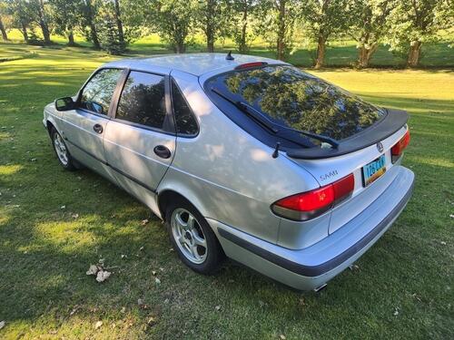 up for sale is a 2001 saab 93 with the 2.0l turbocharged engine. this vehicle has