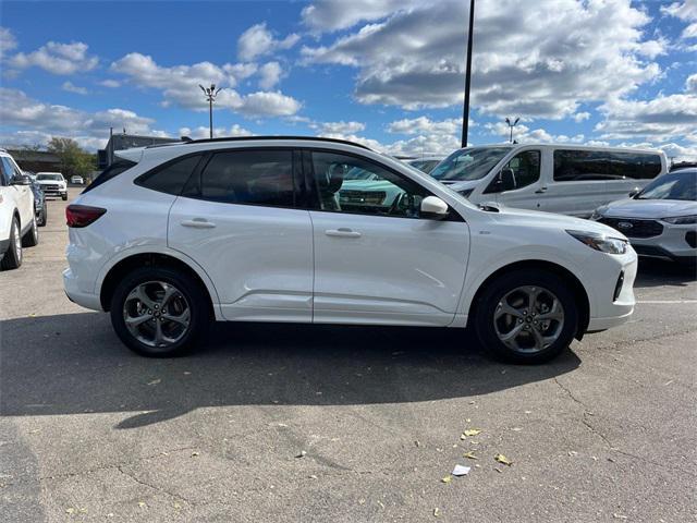 2023 ford escape st-line select