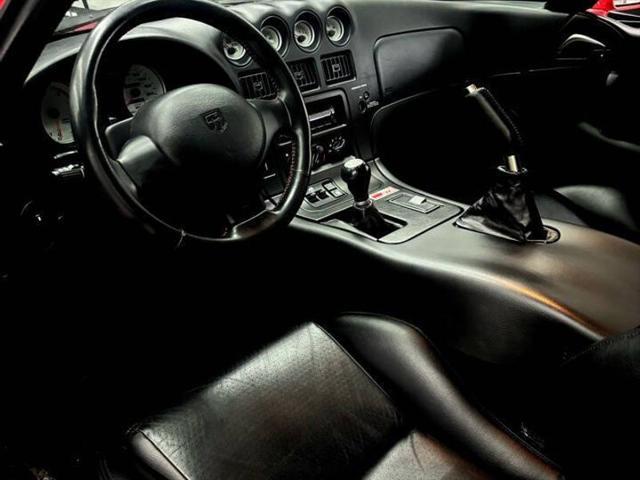 2002 dodge viper gts