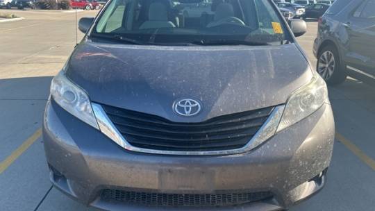 2011 toyota sienna