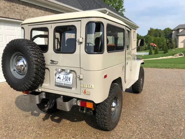 1975 fj40 land cruiser - dune beige