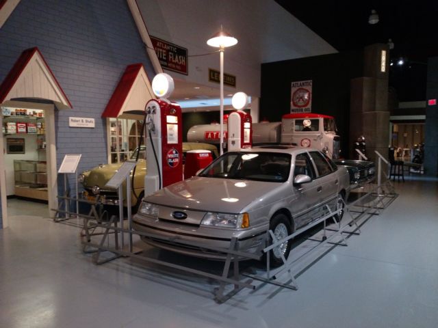 1989 ford taurus sho sedan 4-door 3.0l