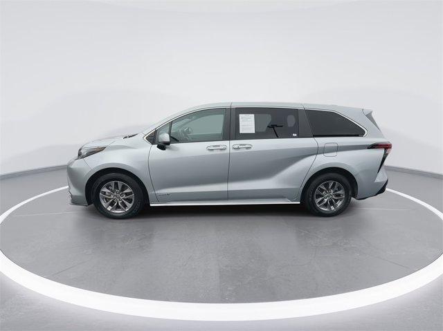 2021 toyota sienna le 8 passenger