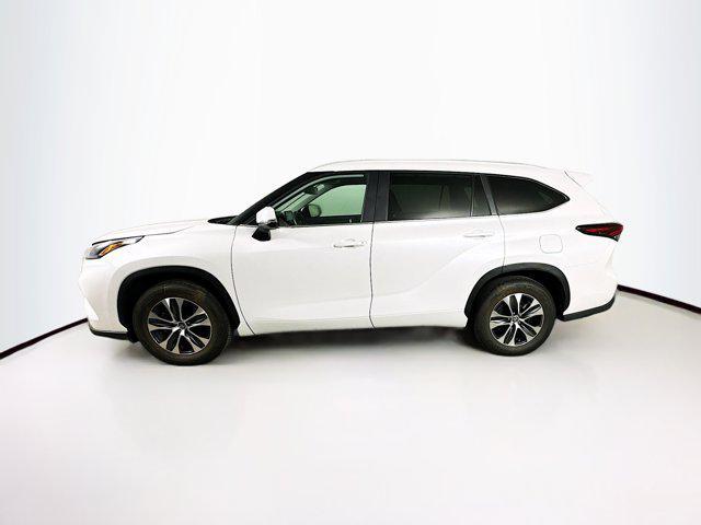 2024 toyota highlander le