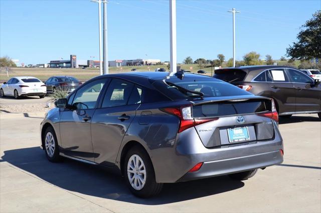 2022 toyota prius le
