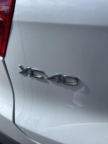 2022 volvo xc40 t5 r-design