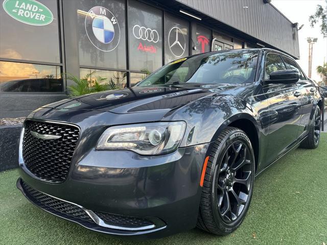 2019 chrysler 300 touring