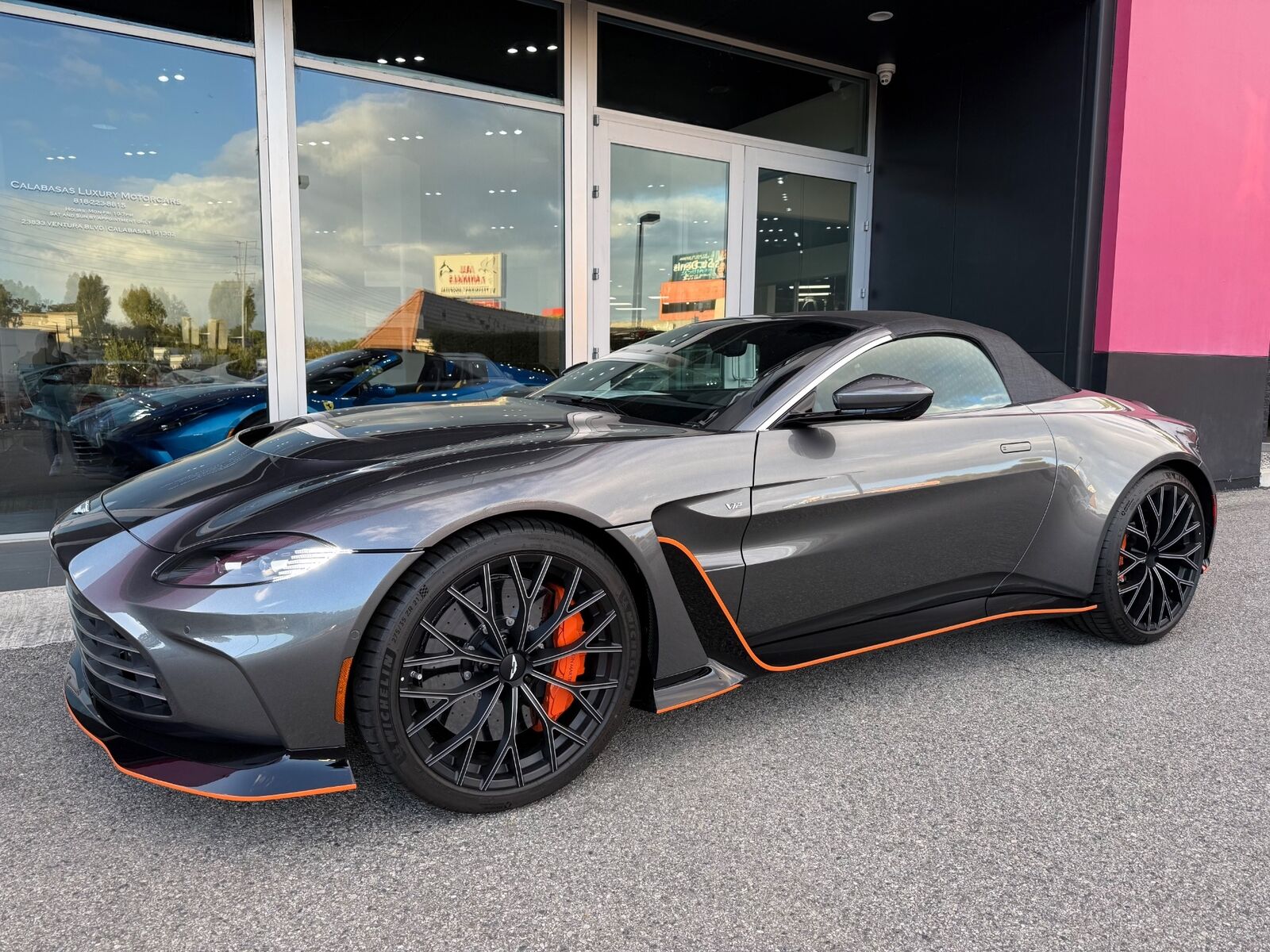 2023 aston martin vantage v12
